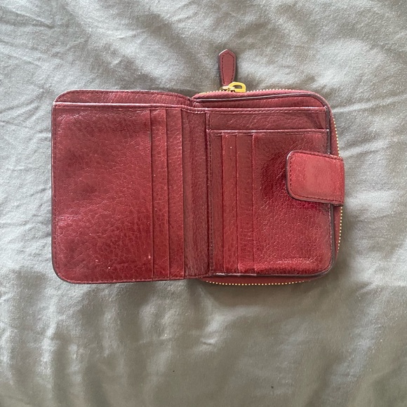 Womens vintage red Prada wallet - Picture 3 of 3